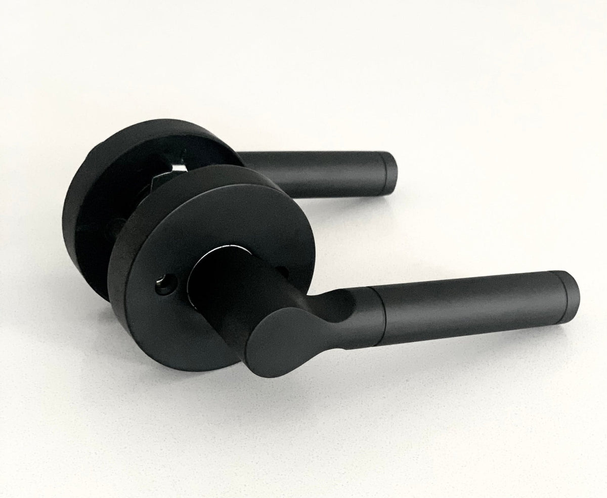 L3- Montana Matte Black Entrance lever - Just Doors QLD