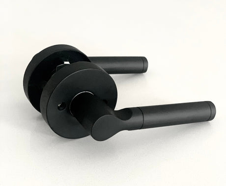 L3- Montana Matte Black Entrance lever - Just Doors QLD